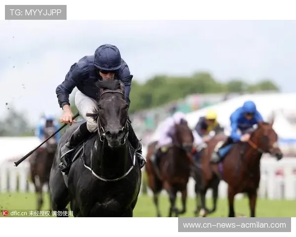英国皇家马术比赛盛况空前，马术运动深受欢迎，英国皇家赛马大会