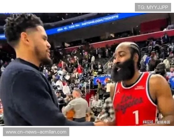 快船五巨头磨合仍失败，哈登怒摔毛巾